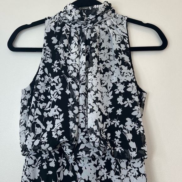 Just Taylor Mock Neck Black White Floral Lightweight Sleeveless Midi - Picture 3 of 9
